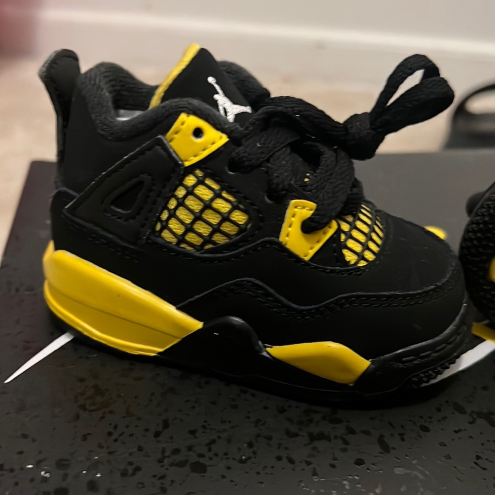 Jordan Retro 4 Brand new never worn